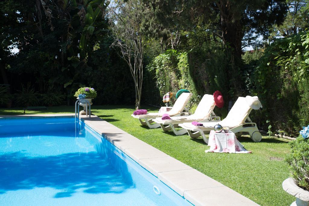 Villa De La Palmera Seville Exterior photo